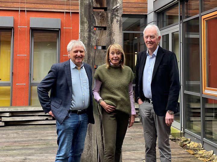 v.l.n.r.: Gerhard Töller, Gisela Cramer, Hans-Ulrich Cramer von der Cramer-Stiftung