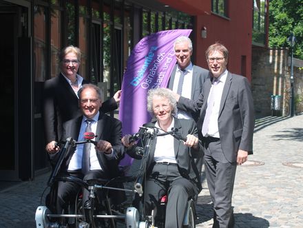 Gerhard Töller auf seiner letzten Dienstfahrt zur Verabschiedung in der Katharinenkirche – begleitet von seinen Geschäftsführungskollegen