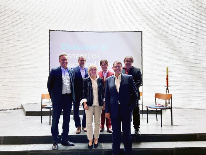 v.l.n.r.: Sascha Rehberg, Prof. Dr. Rothgang, Eva Maria Güthoff, Annemarie Fajardo, Prof. Dr. Markus Zimmermann, Prof. Dr. Andreas Büscher